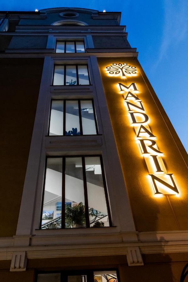 Hotel "Mandarin Clubhouse" Carcóvia Exterior foto